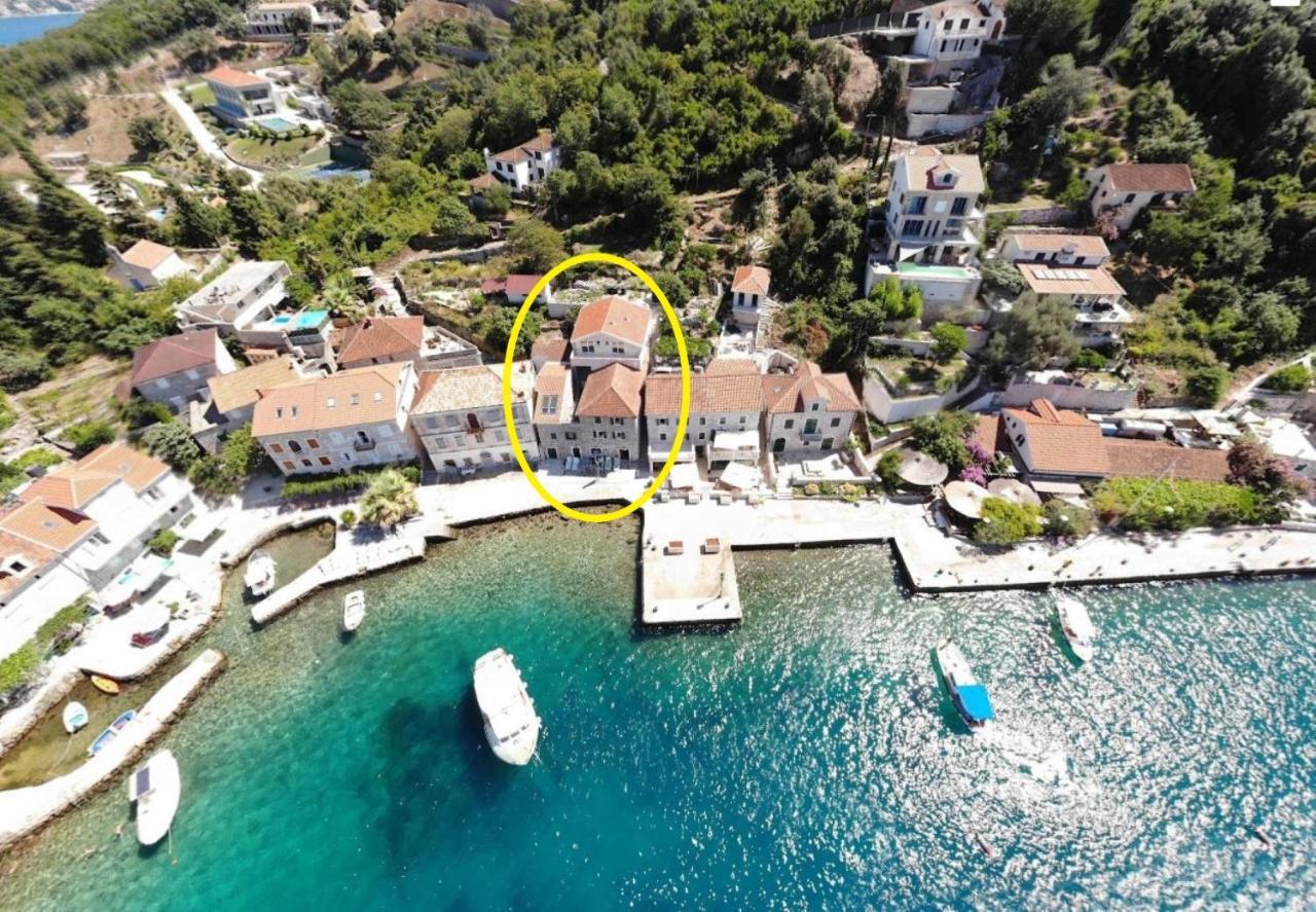 Rose - Apartmani Janovic Luštica Exteriör bild
