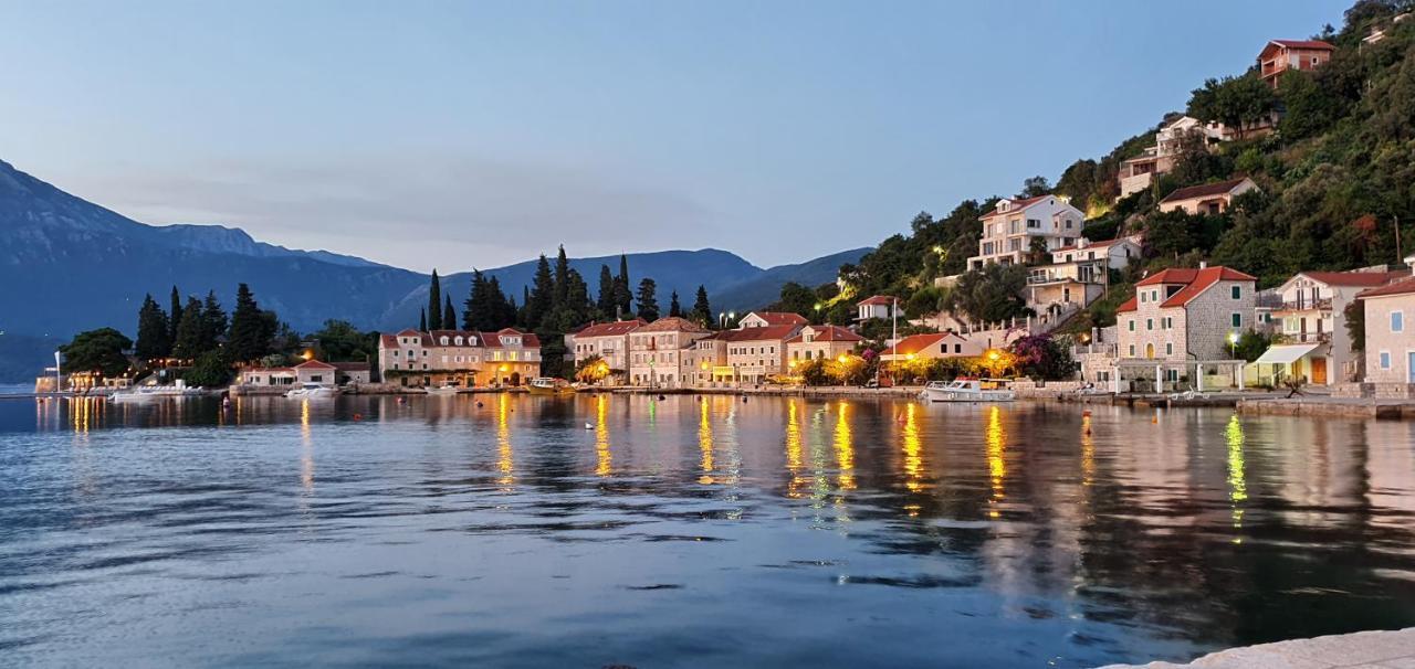 Rose - Apartmani Janovic Luštica Exteriör bild