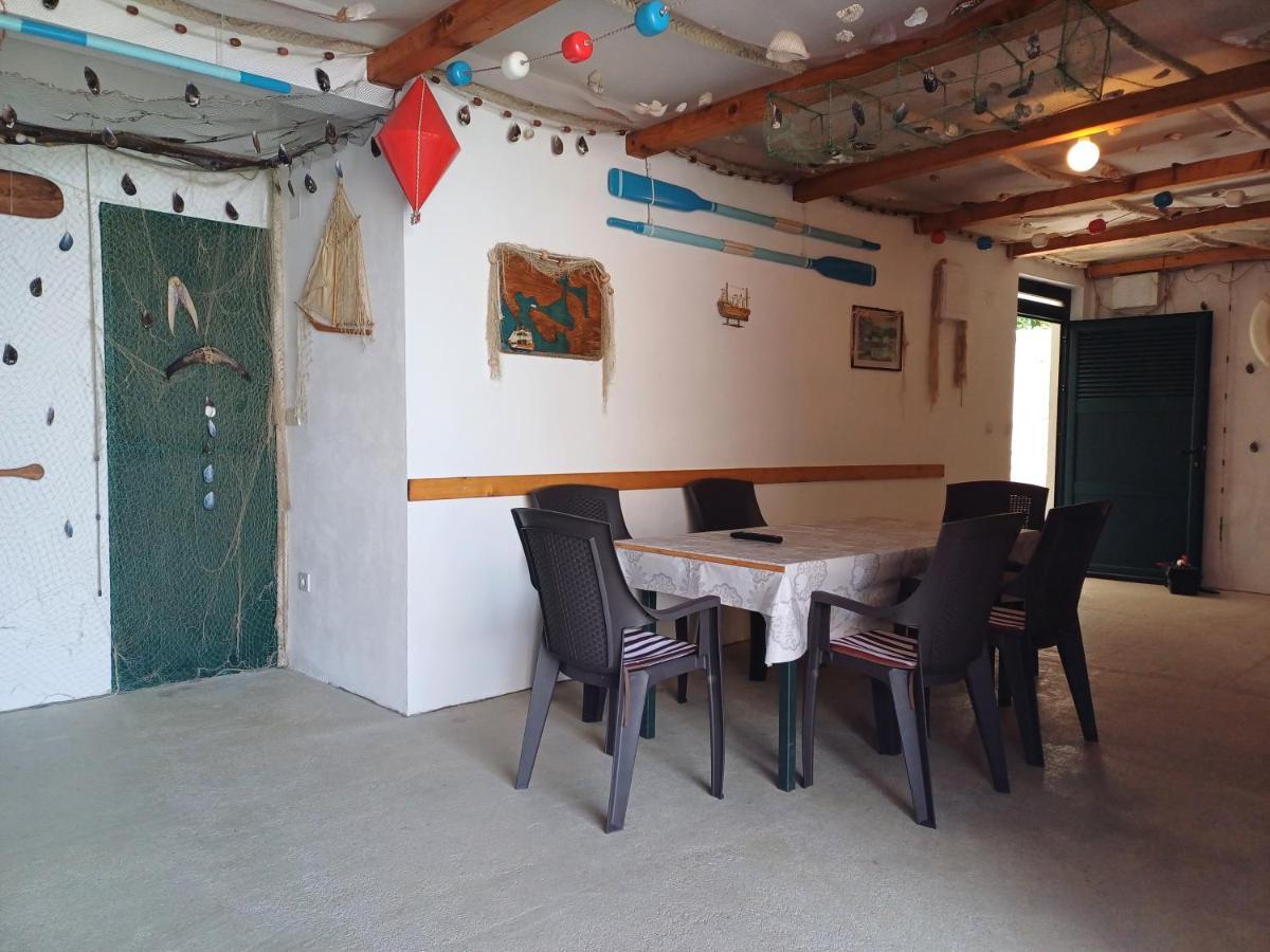 Rose - Apartmani Janovic Luštica Exteriör bild